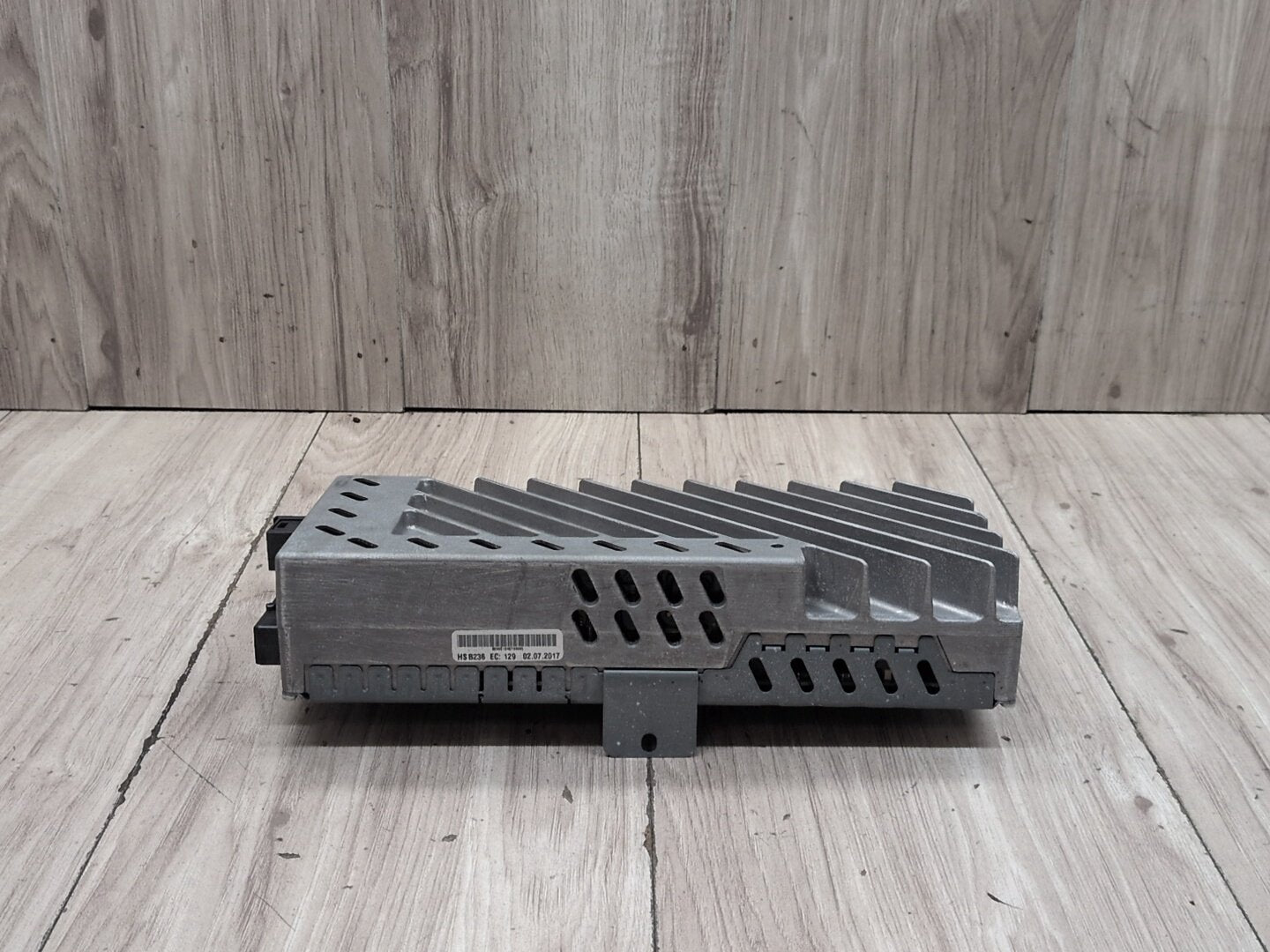 2016-2022 BMW 750i G12 Stereo Audio Amp Amplifier 6995392 OEM