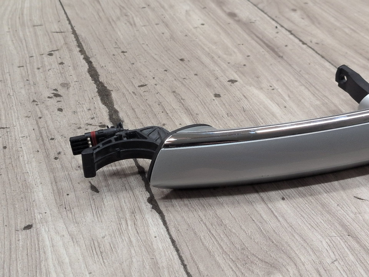 2016-2019 BMW 740Li G12 Front Left Door Handle w/ Comfort Access 7411047 OEM