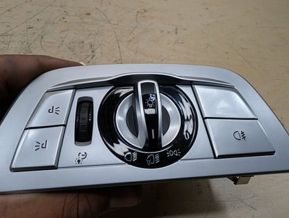 2016-2022 BMW 750i G12 Headlamp Switch 9472976
