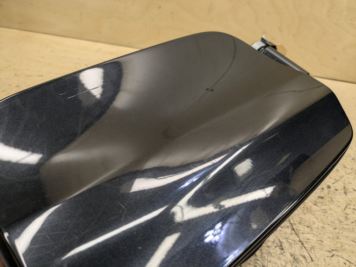2016-2019 BMW 740i G12 Gas Cover Assembly 7358677 OEM