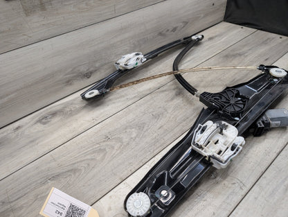 2011 - 2017 BMW X3 F25 Front Right Passenger Door Window Glass Regulator w/ Motor 4880168 N55B30M0