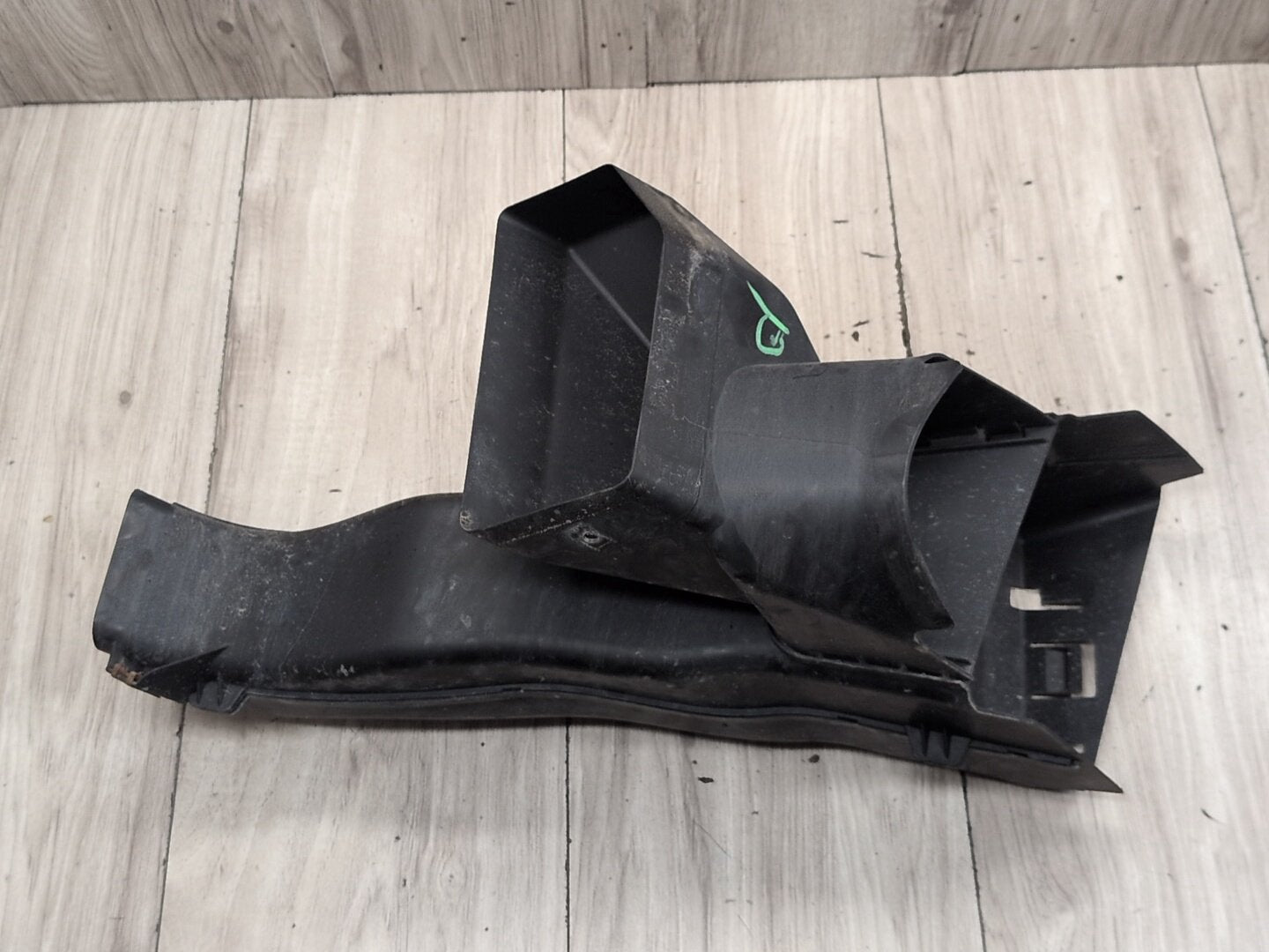 2015-2018 BMW X5 F85 Right Passenger Brake Air Duct 8056318
