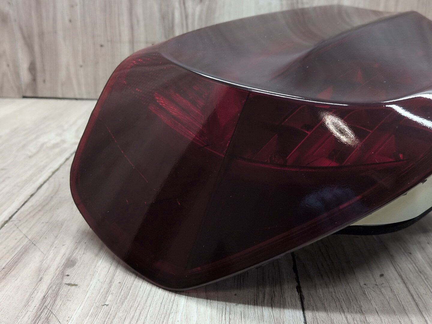 09-11 OEM BMW E90 328 335 M3 LCI Rear Right Passenger Side Outer Tail Light
