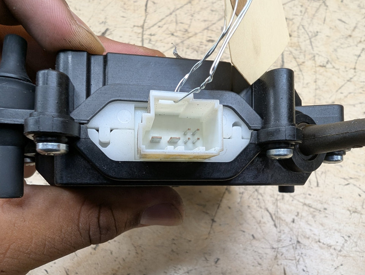 2010-2017 BMW 535i GT xDrive F07 Liftgate Trunk Lid Liftgate Lock Latch Actuator 7211168 OEM