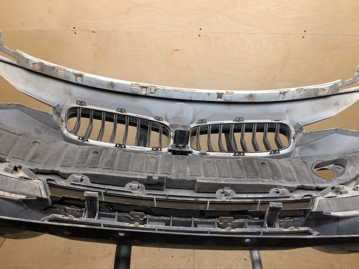2012-2018 BMW 320i 328 335 F30 Front Bumper Cover White 300 Alpineweiss