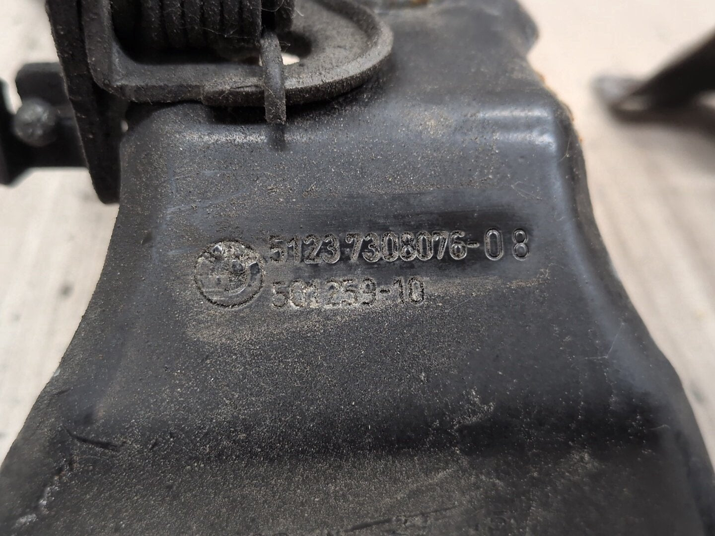 OEM BMW F15 F16 F85 F86 X5 X6 X5M Left Right Hood Hardware Safety Latch Hook SET