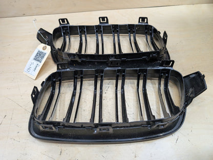 12-18 BMW 328i F30 Front Left Right Upper Bumper Cover Kidney Grilles SET OEM