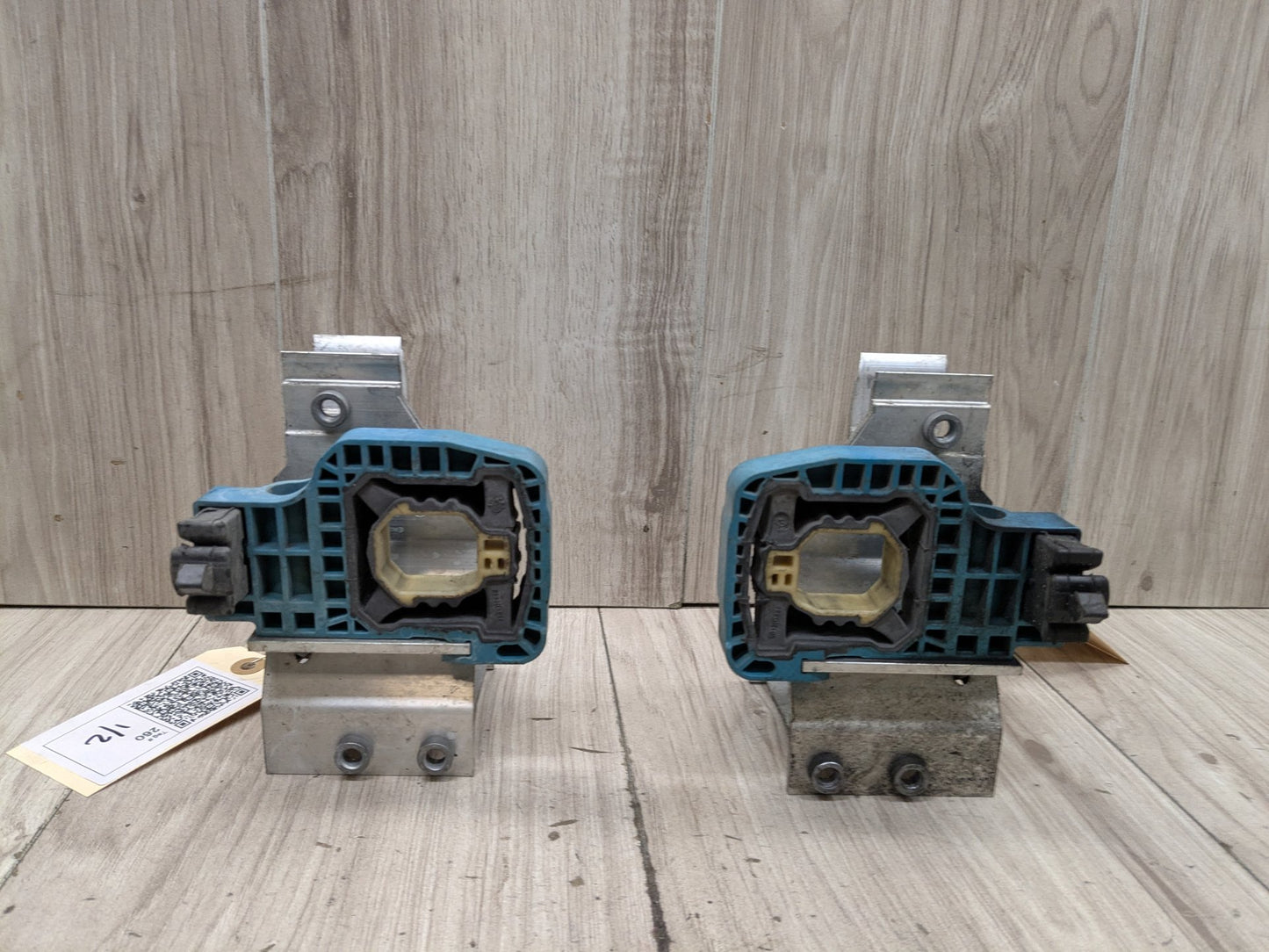 OEM BMW F90 F93 G11 G12 G16 G30 M5 Radiator Mount Support Bracket Left Right SET