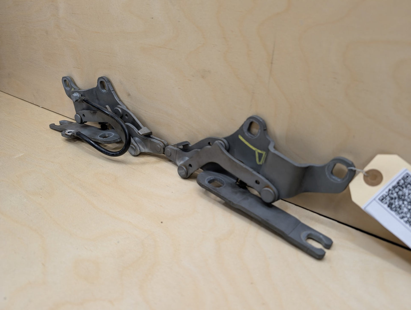06-13 OEM BMW E90 E91 E92 E93 Hood Bonnet Left Right Side Hood Hinges SET