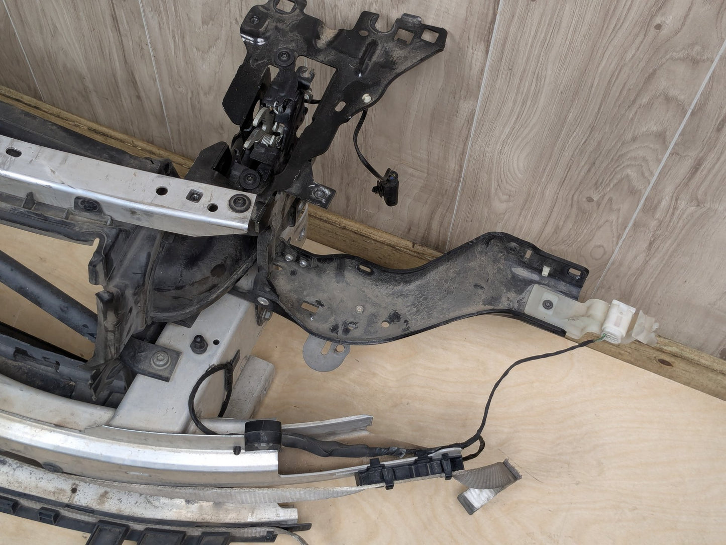 17-23 OEM BMW G30 530 540 M550 M SPORT Front Clip Radiator Support Reinforcement