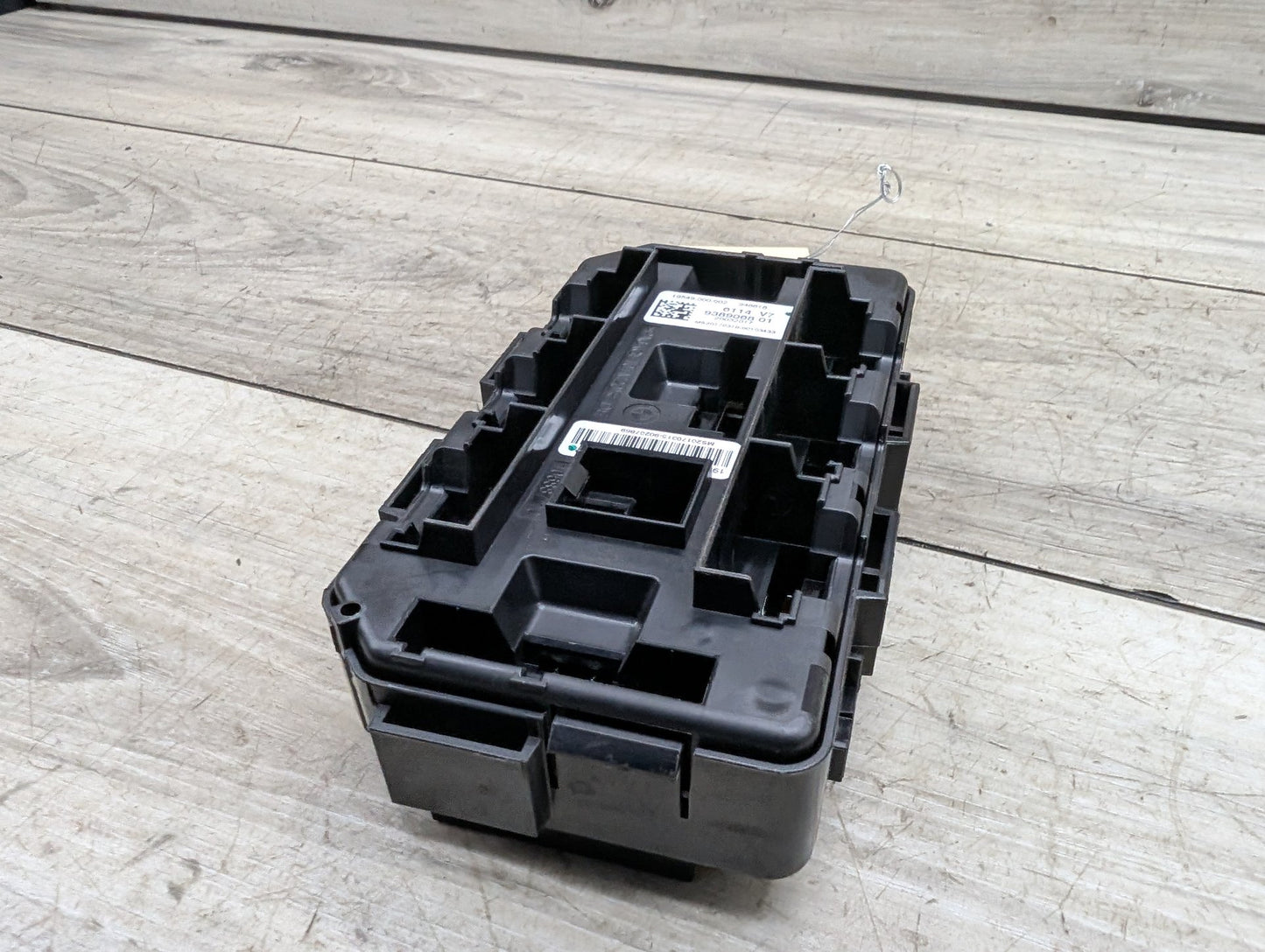 2012-2018 BMW 340i F30 Front Power Distribution Fuse Box 9389068