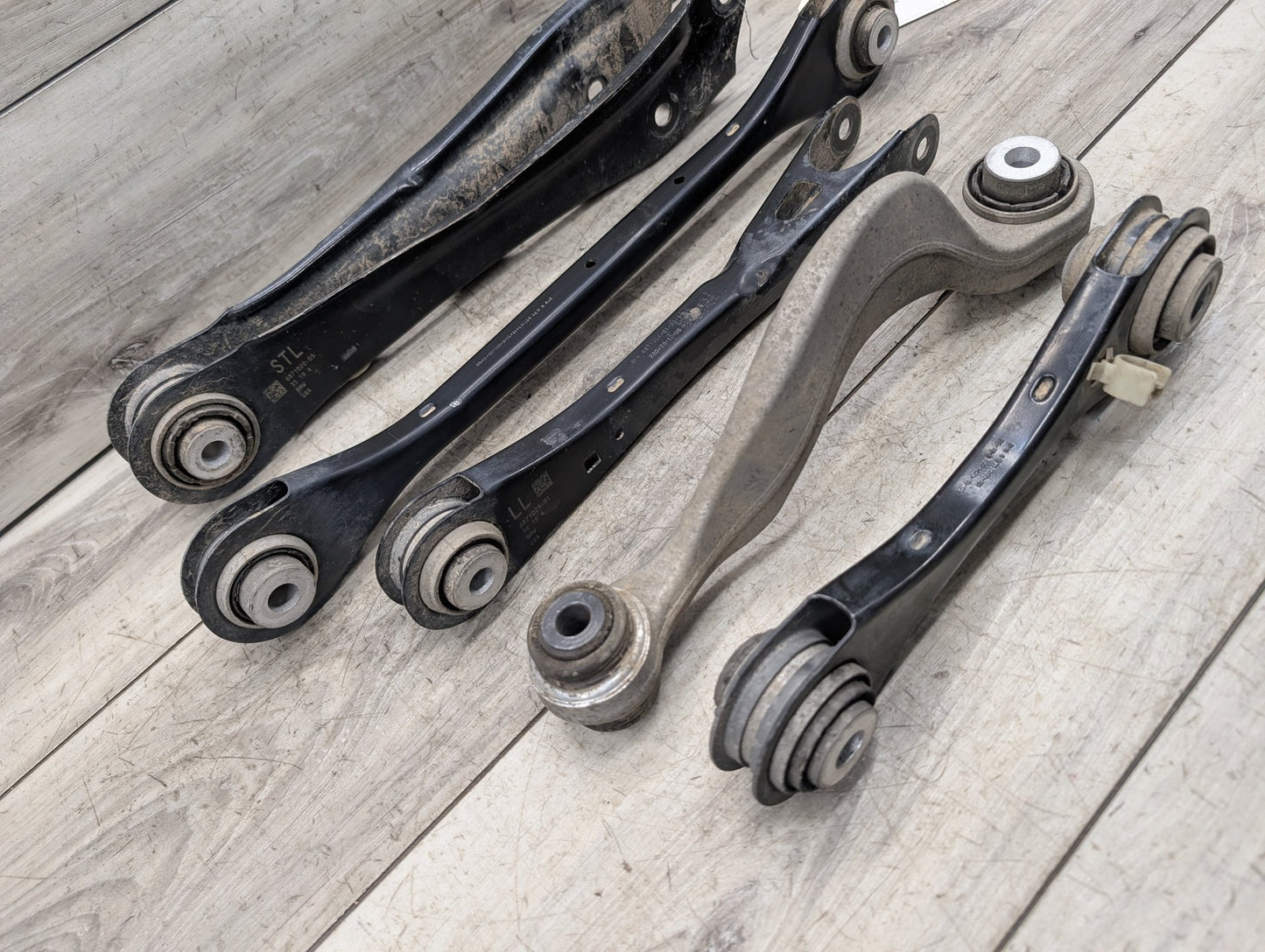 2018 - 2024 BMW X3 G01 Rear Right Passenger Control Arms SET 6871012 B46B20O1