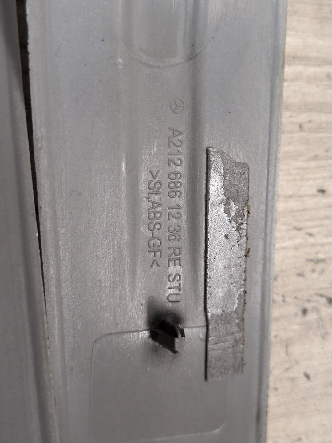 2009-2012 Mercedes-Benz E550 W212 Front Rear Left Right Scuff Plate Door Sill SET A2126861136 OEM
