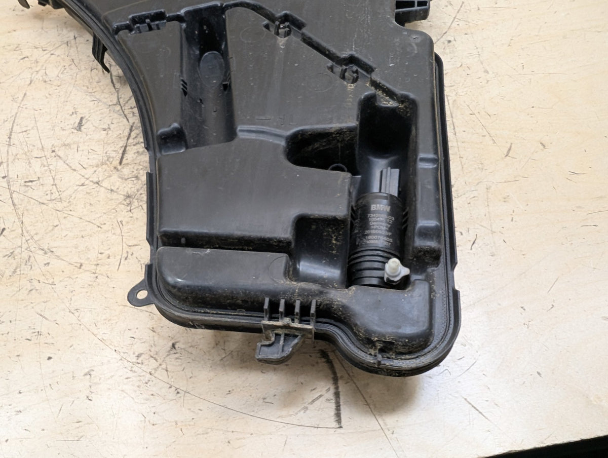 OEM BMW G12 G30 540 M550 750 M760 Windshield Wiper Washer Reservoir Tank Pump