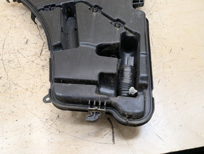 OEM BMW G12 G30 540 M550 750 M760 Windshield Wiper Washer Reservoir Tank Pump