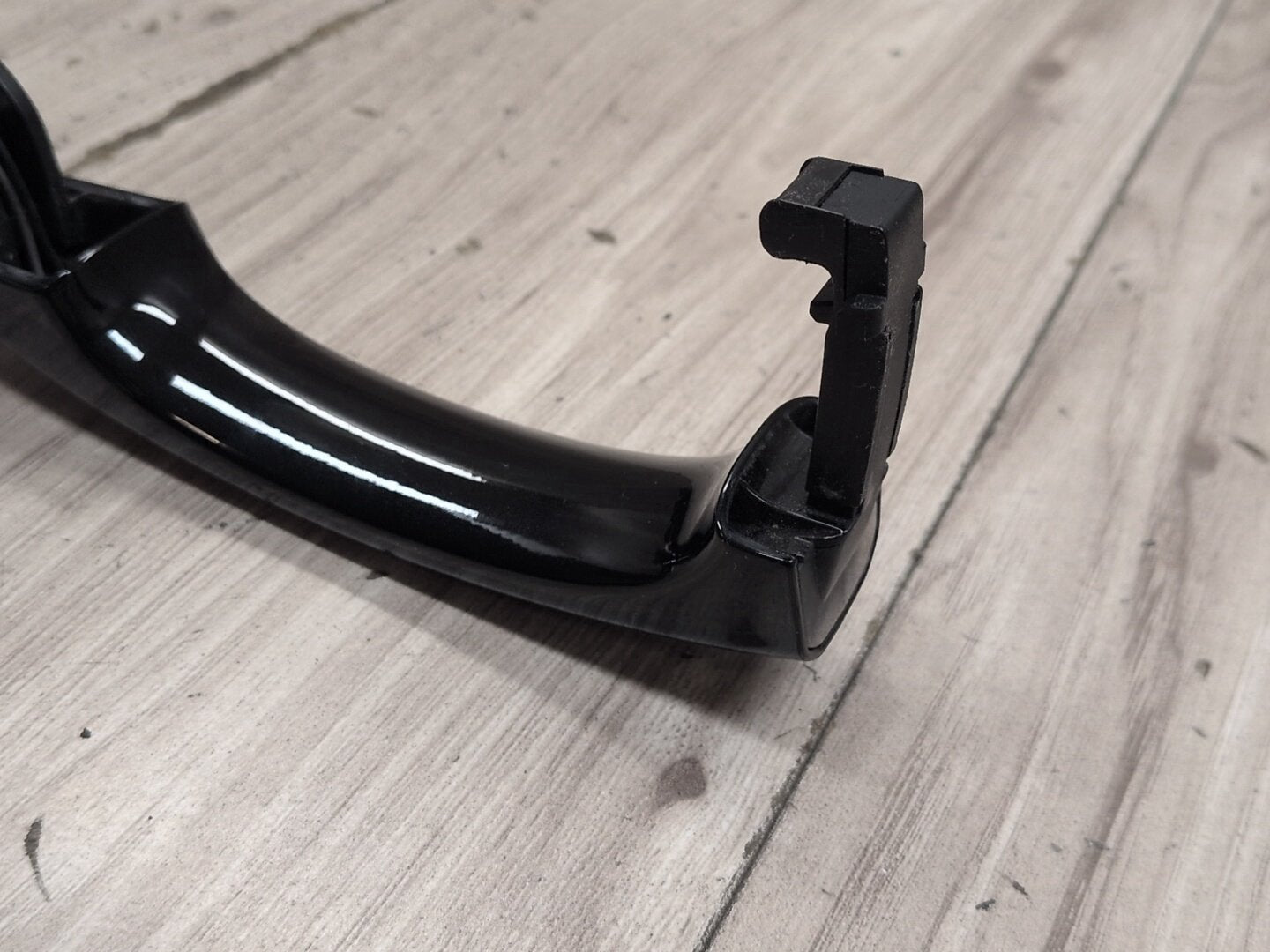 2015-2018 Audi Q3 8U Front or Rear Left Driver Exterior Door Handle w/ Comfort Access 8T0837205A