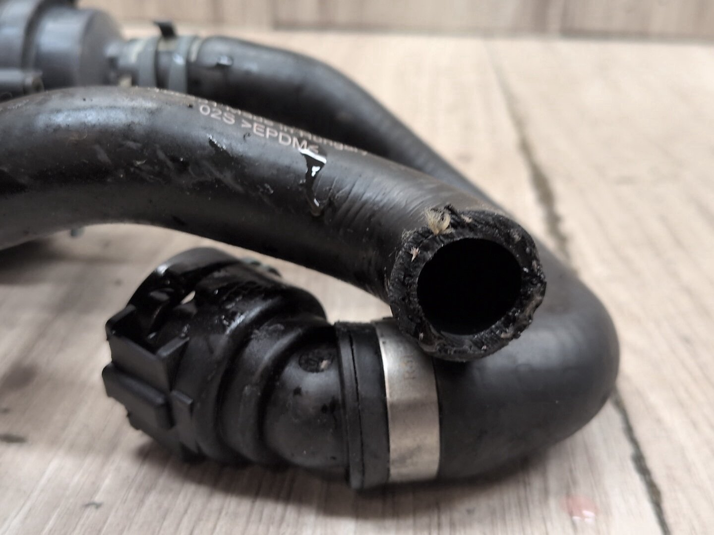 18-23 Audi S4 Engine Motor Cooling Auxiliary Water Pump Hose Line 8K0819147A