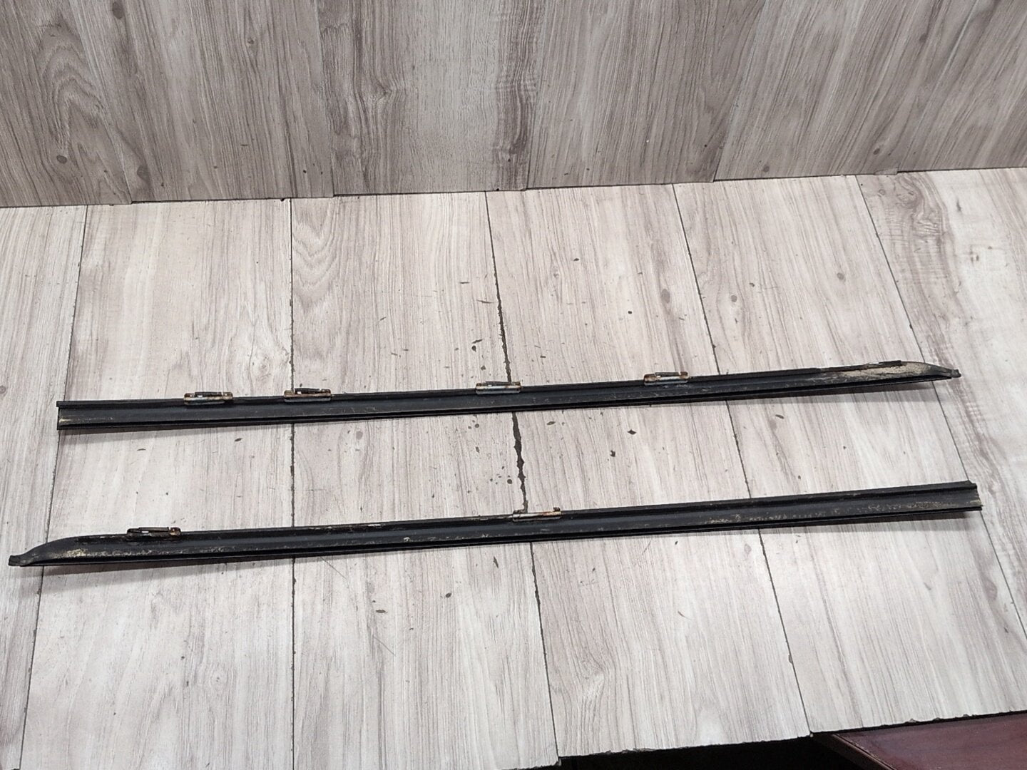 2008-2010 BMW 535i E60 Front Left Right Side Windshield Drip Trim Molding SET 7045448
