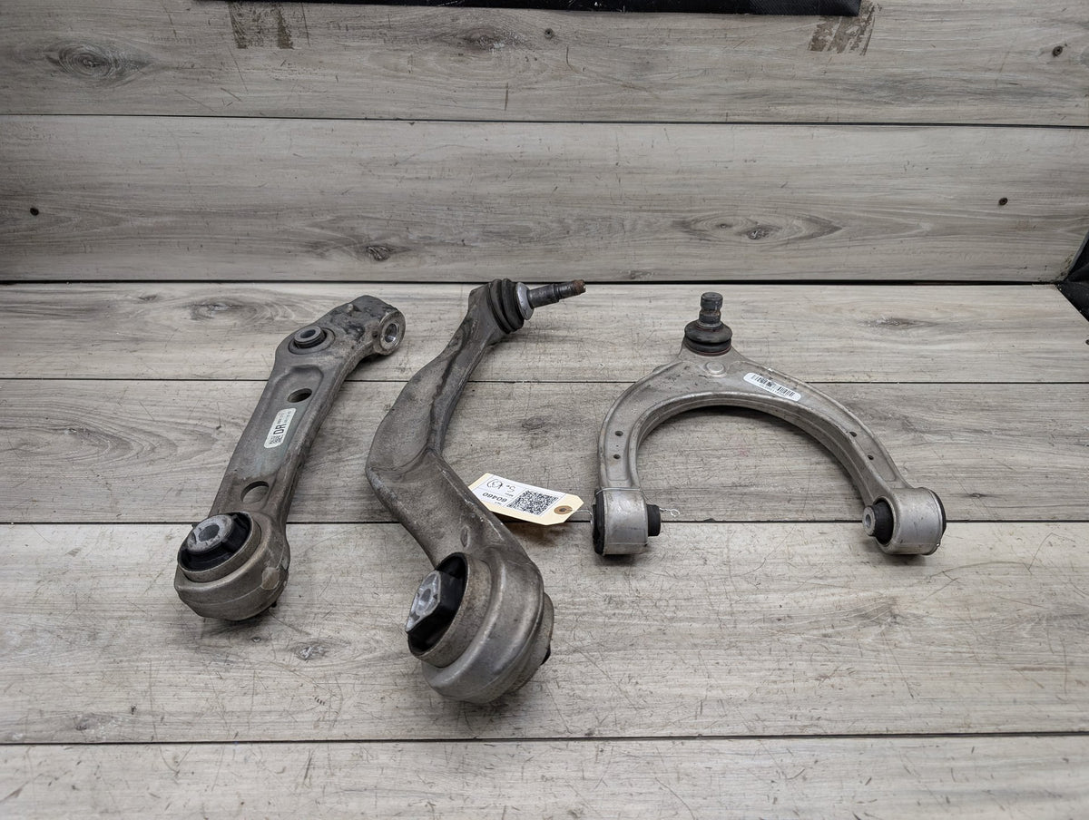 2017-2023 BMW 530i G30 AWD Front Right Passenger Control Arms SET 6861182