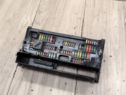 2012-2018 BMW M6 F06 Front Power Distribution Fuse Box 9252815