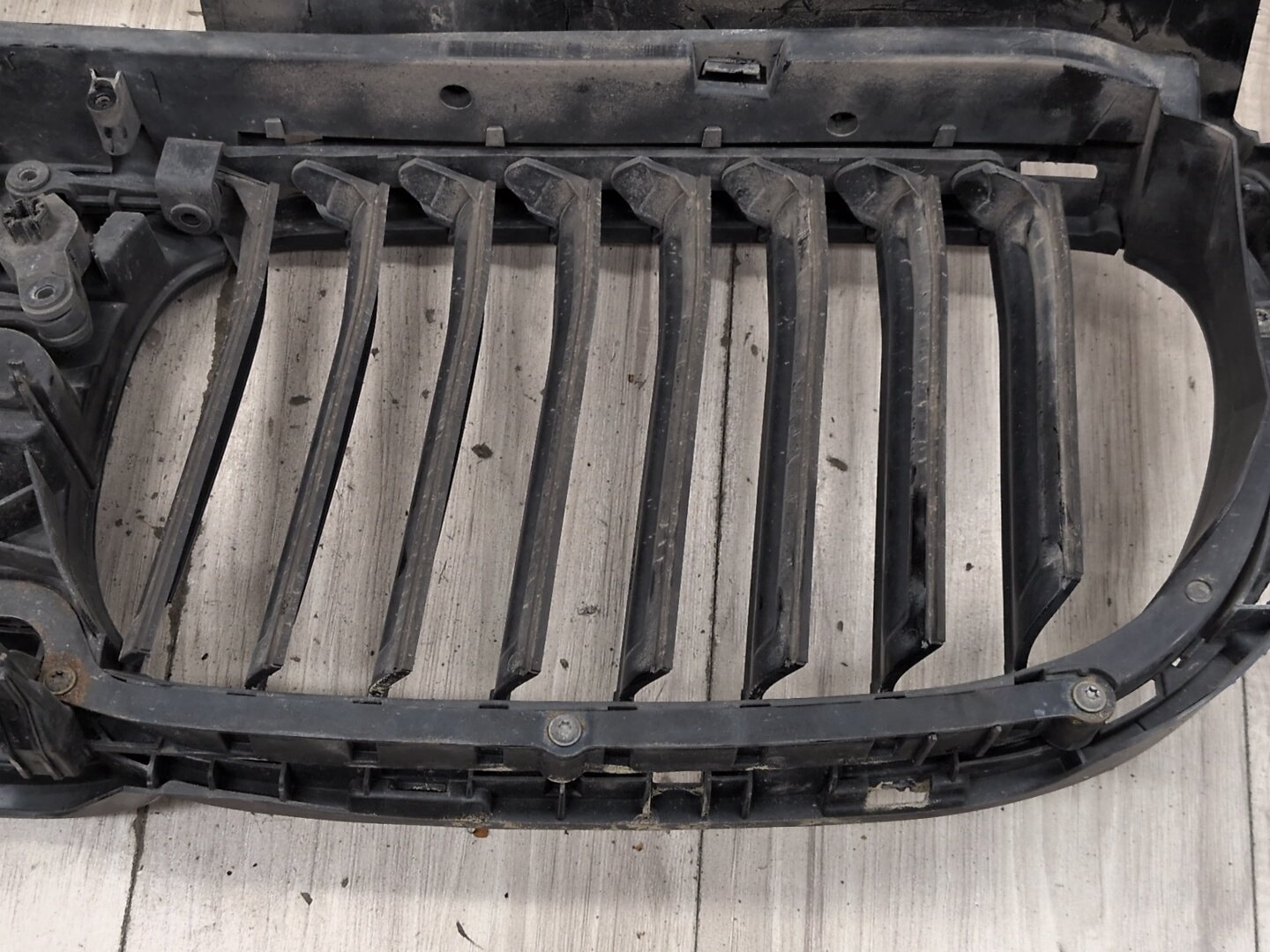 2016-2022 BMW 750i G12 Front Bumper Radiator Air Flap Shutter 8091760 OEM