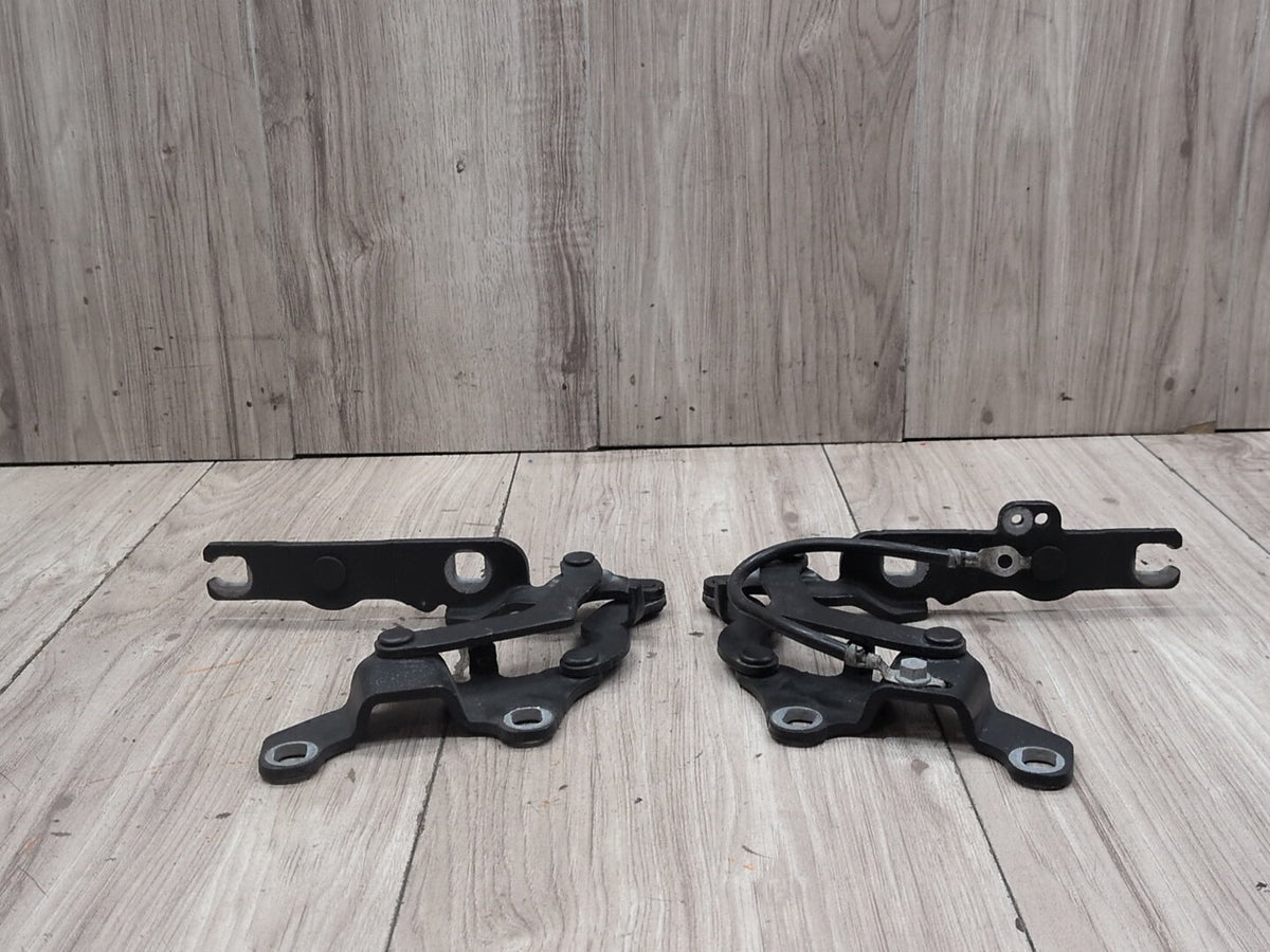 2008-2013 BMW 128i E82 Hood Bonnet Hinges SET 7060559 OEM