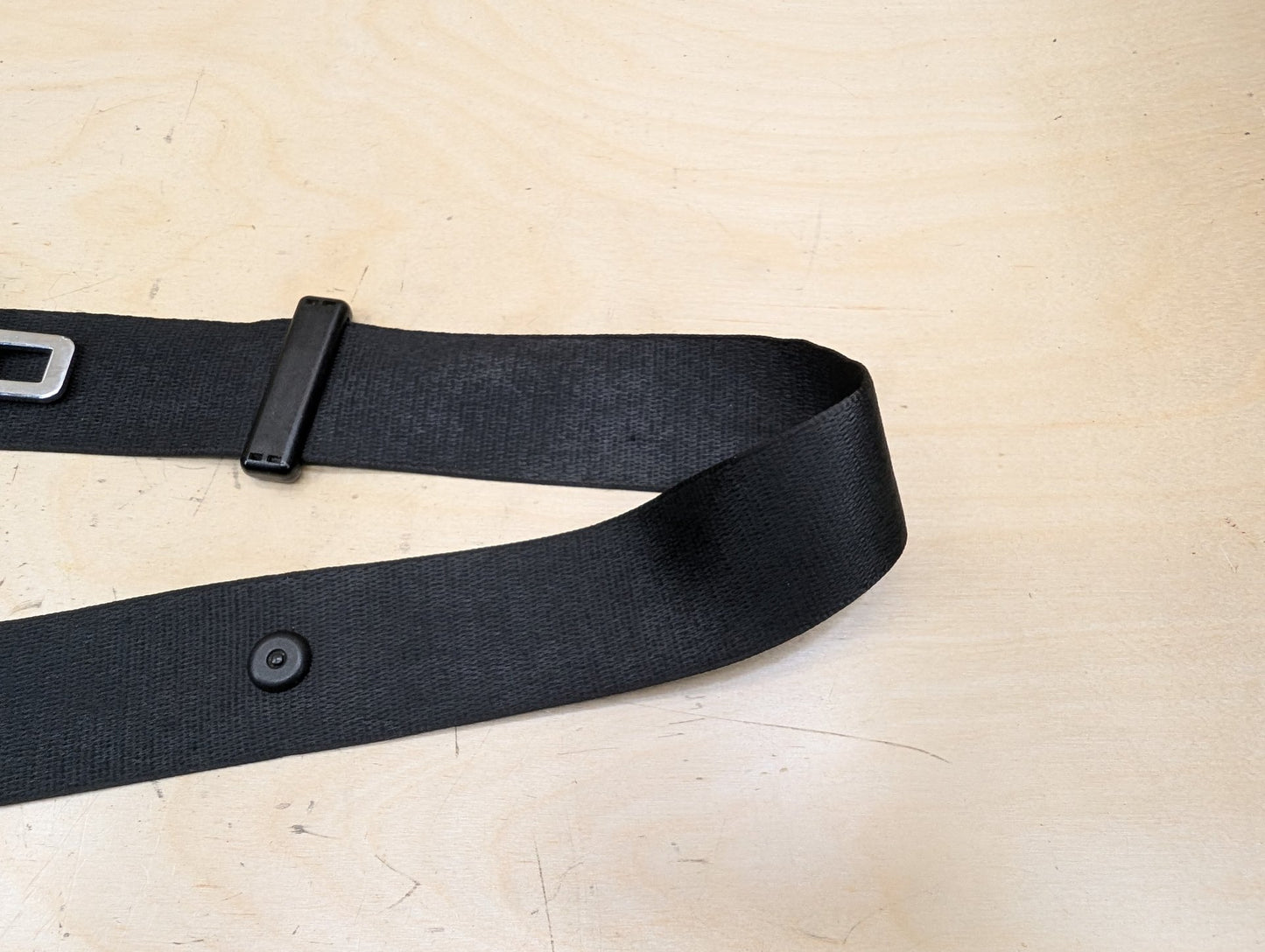 OEM BMW F15 F16 F85 F86 X5 X6 Front Right Passenger Seat Belt Retractor Black