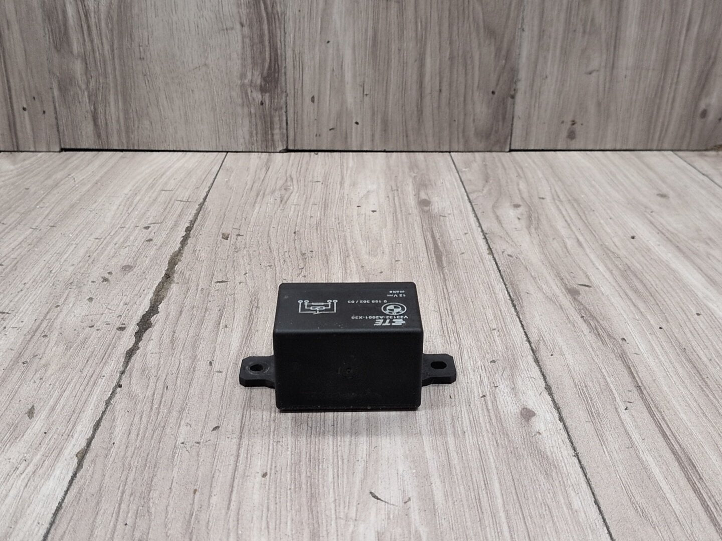OEM BMW F10 F13 F02 F30 F32 F80 F82 F85 M3 M4 M6 Cooling Fan Relay Control 130A