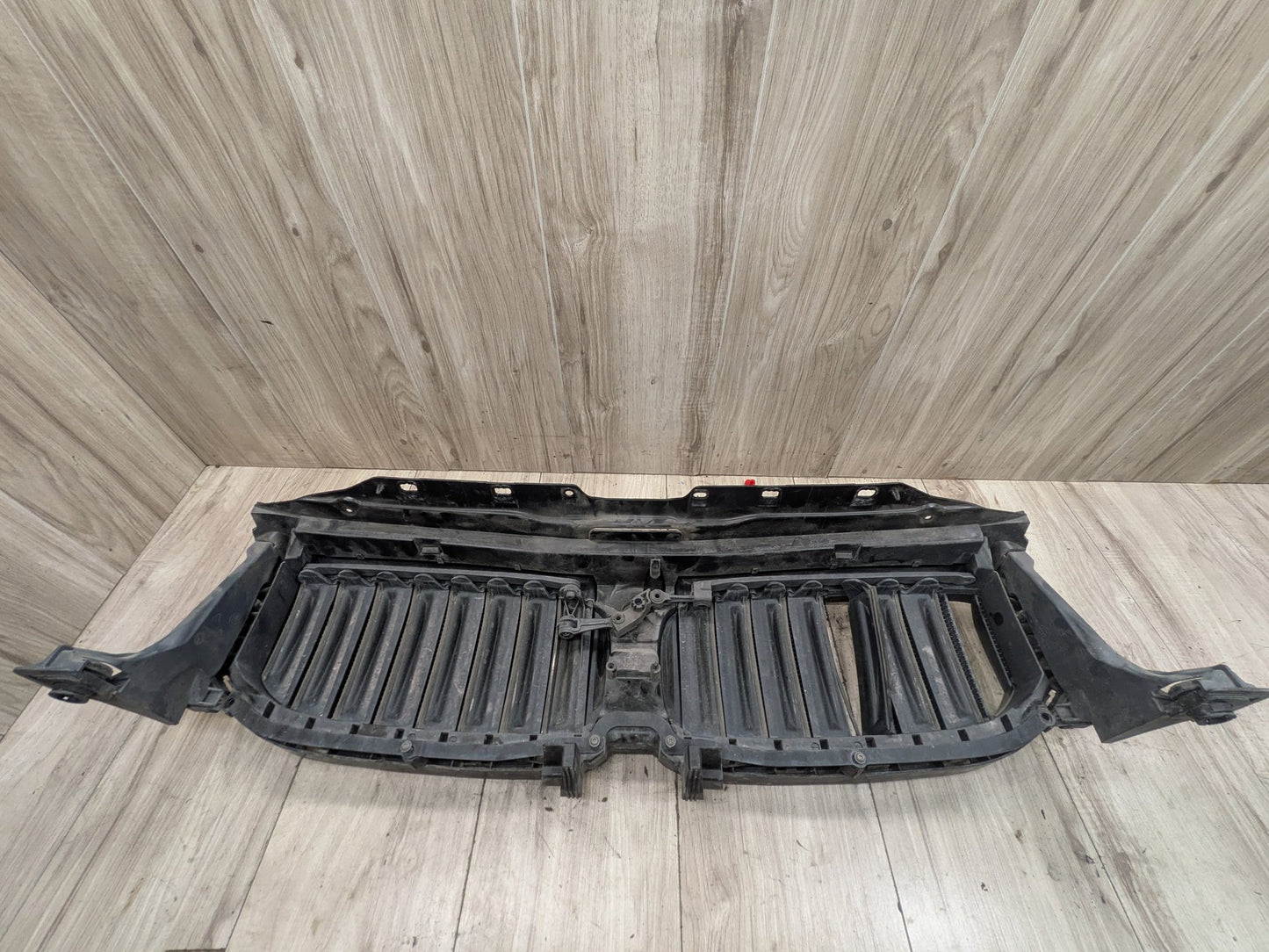NOTE 17-20 BMW M550i G30 Front Bumper Radiator Air Flap Shutter w/ Kidney Grille
