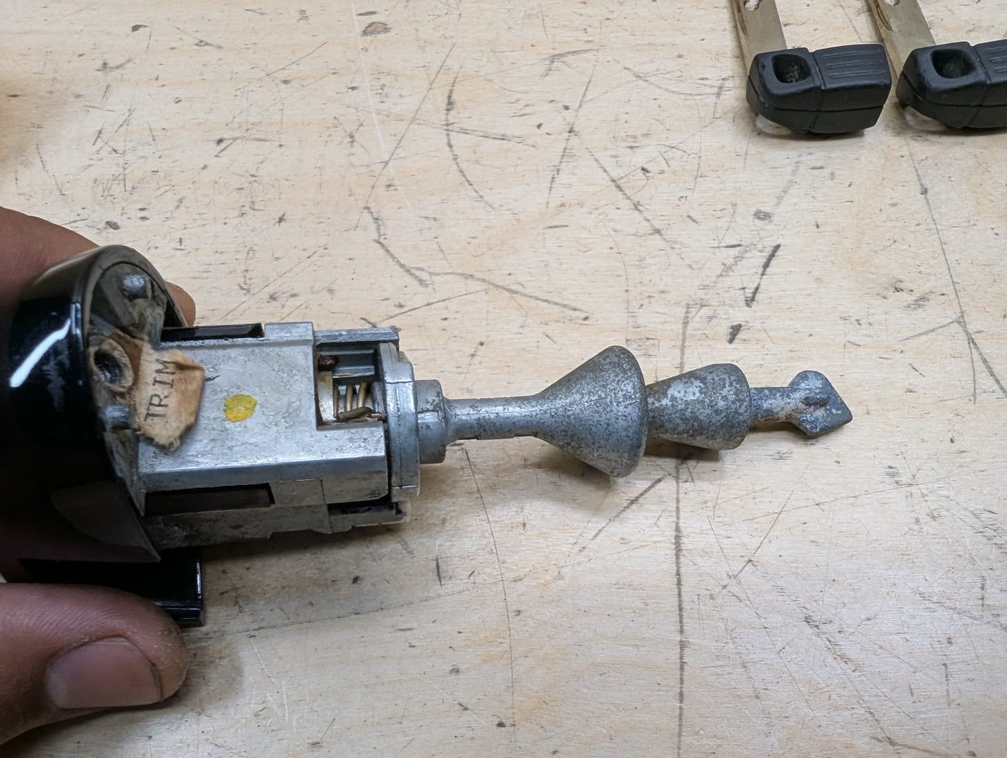2006-2011 BMW 328i E90 Front Left Driver Key Lock Mechanism w/ Key 7162427