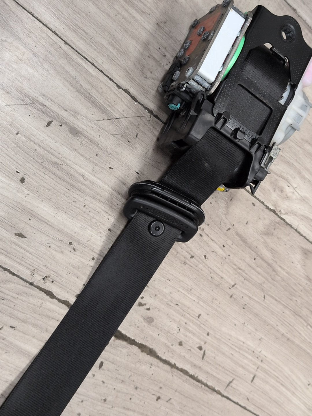 2010-2016 Audi S4 B8 Front Right Passenger Seatbelt Seat Belt Retractor 8K1857706 OEM