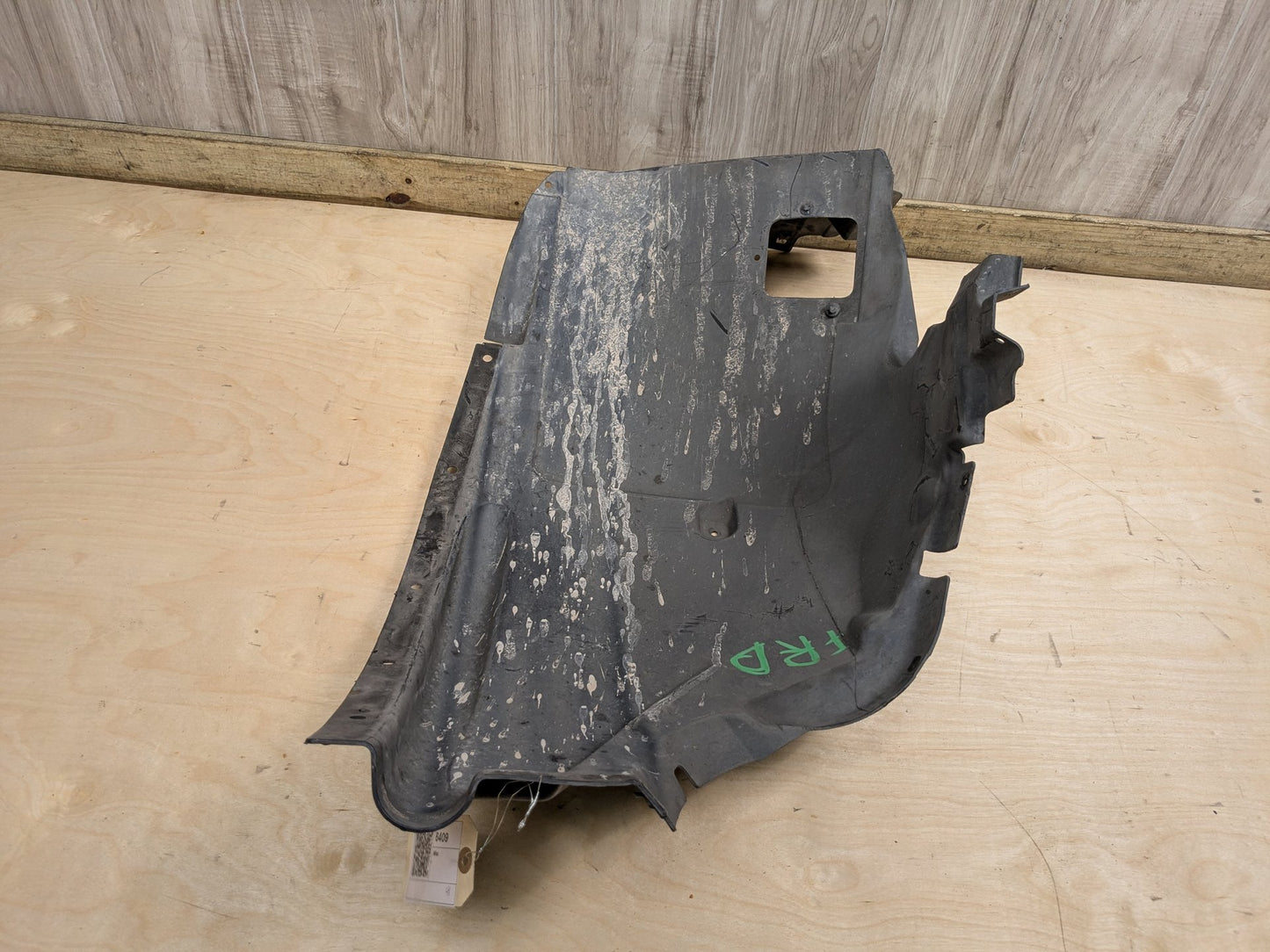 2007-2013 BMW X5 E70 Front Right Passenger Wheel Fender Liner Splash Guard 7169412