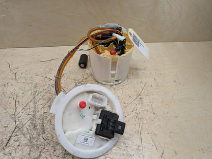 OEM BMW G20 G22 G23 G26 G42 330 M340 430 M440 Gas Tank Mounted Sending Fuel Pump