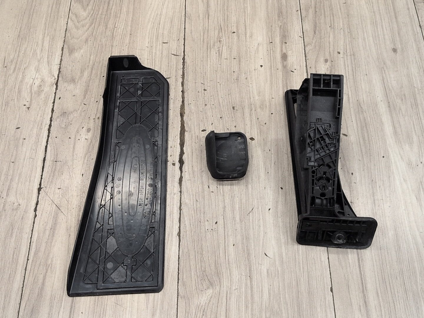 2012-2018 BMW M6 F06 - PN: 7960700