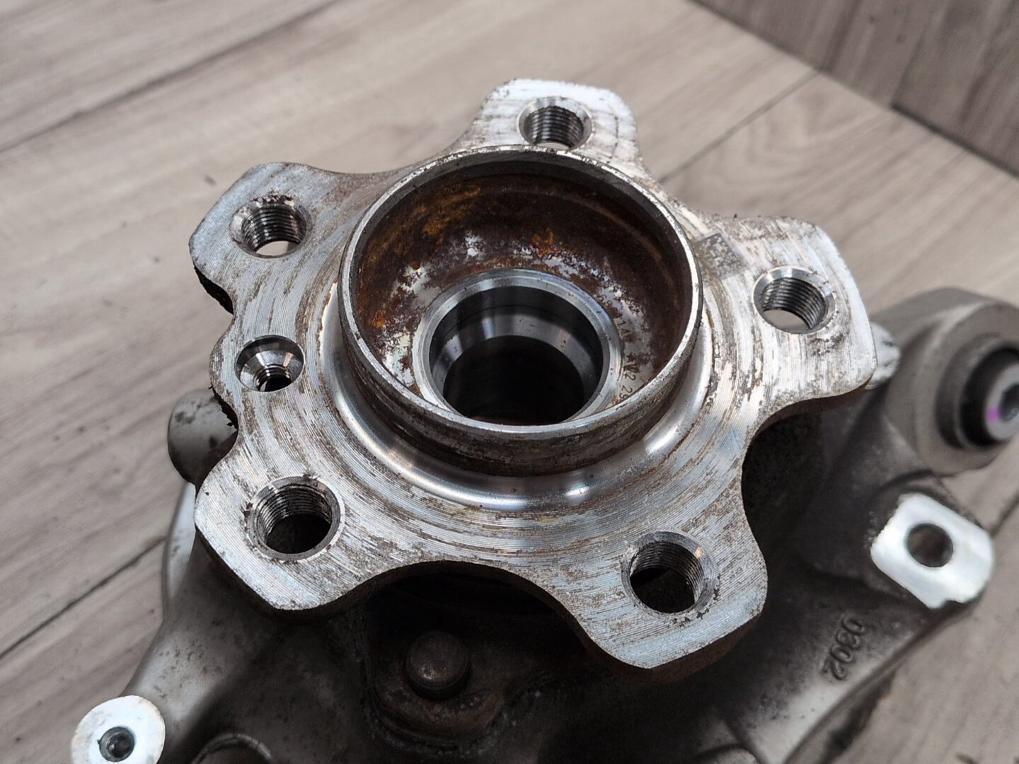 19-25 OEM BMW G20 330 M340 REAR Left Driver Side Knuckle Hub Spindle Bearing