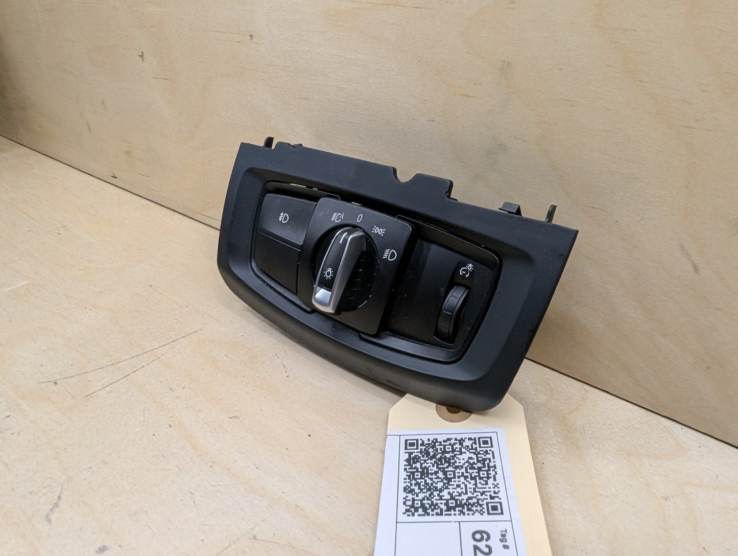 2015-2019 BMW X6 F16 Headlamp Switch 9390196