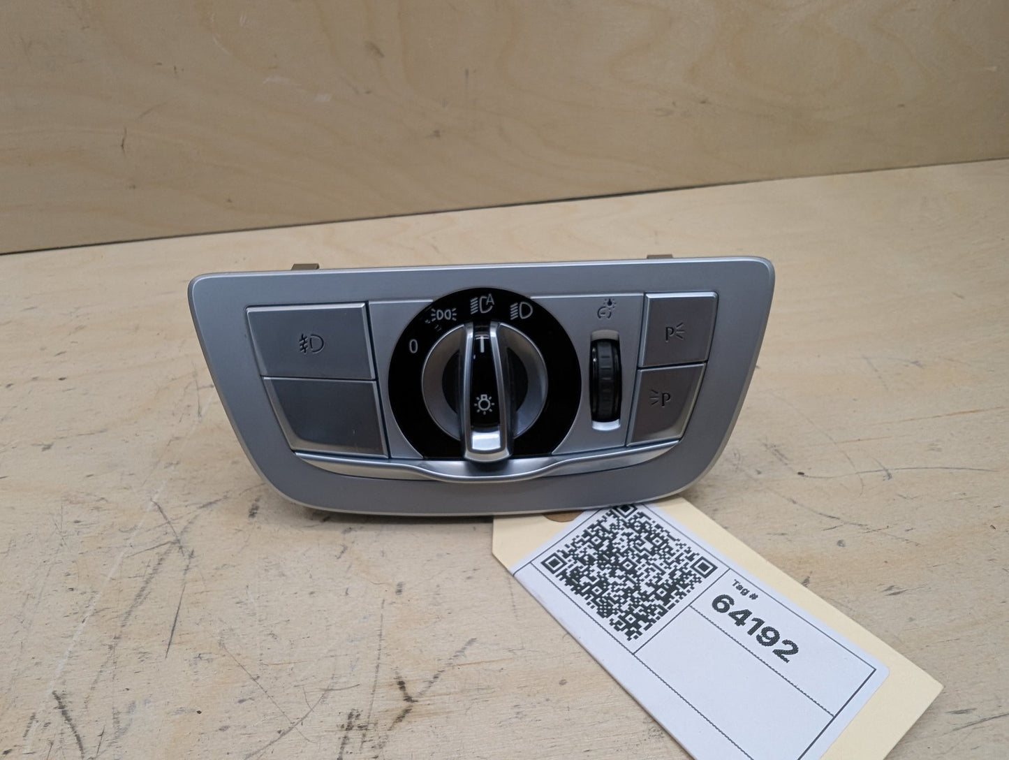 2016-2022 BMW 750i G12 Headlamp Switch 9472976