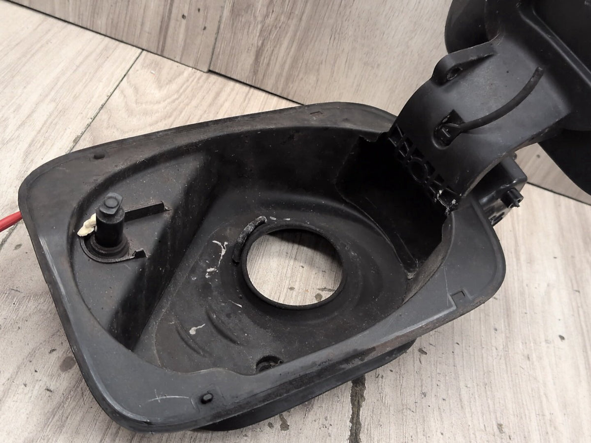 2015-2018 Audi Q3 8U Fuel Gas Tank Filler Cap 8J0010508Q OEM
