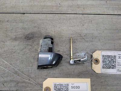 2014-2019 BMW 340 F34 Front Left Driver Key Lock Mechanism w/ Key 7162437 OEM