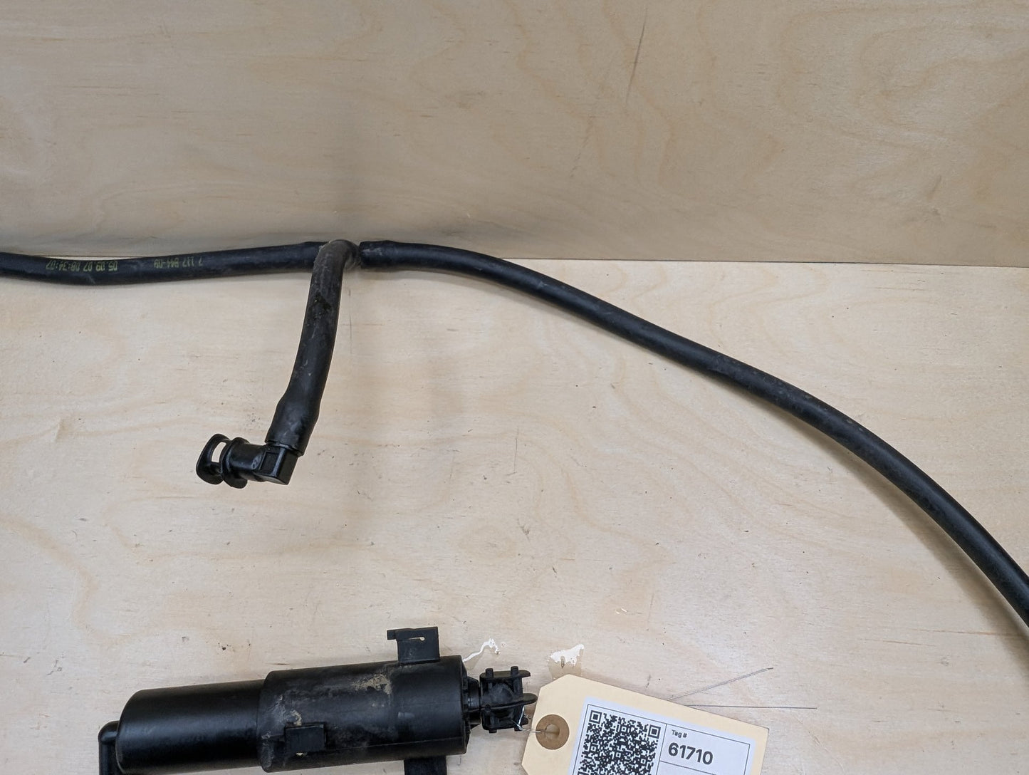 OEM BMW E90 E92 E93 328 335 Front Left Right Headlight Washer Spray Nozzle Jet