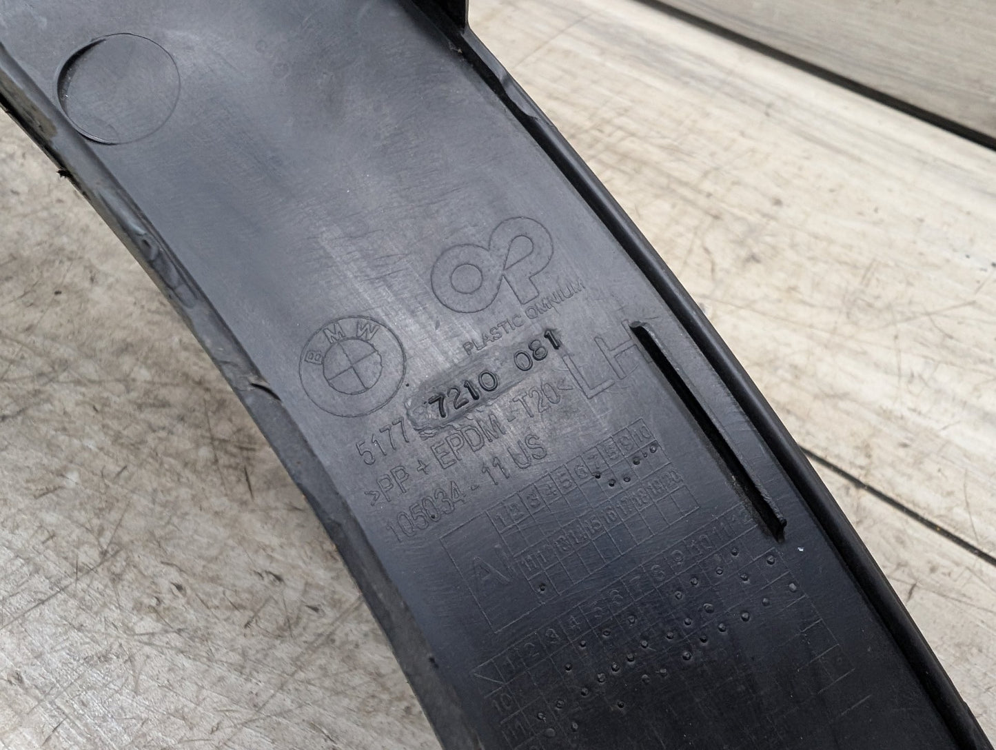 OEM BMW F25 F26 X3 X4 Front Left Driver Fender Flare Wheel Arch Molding Trim
