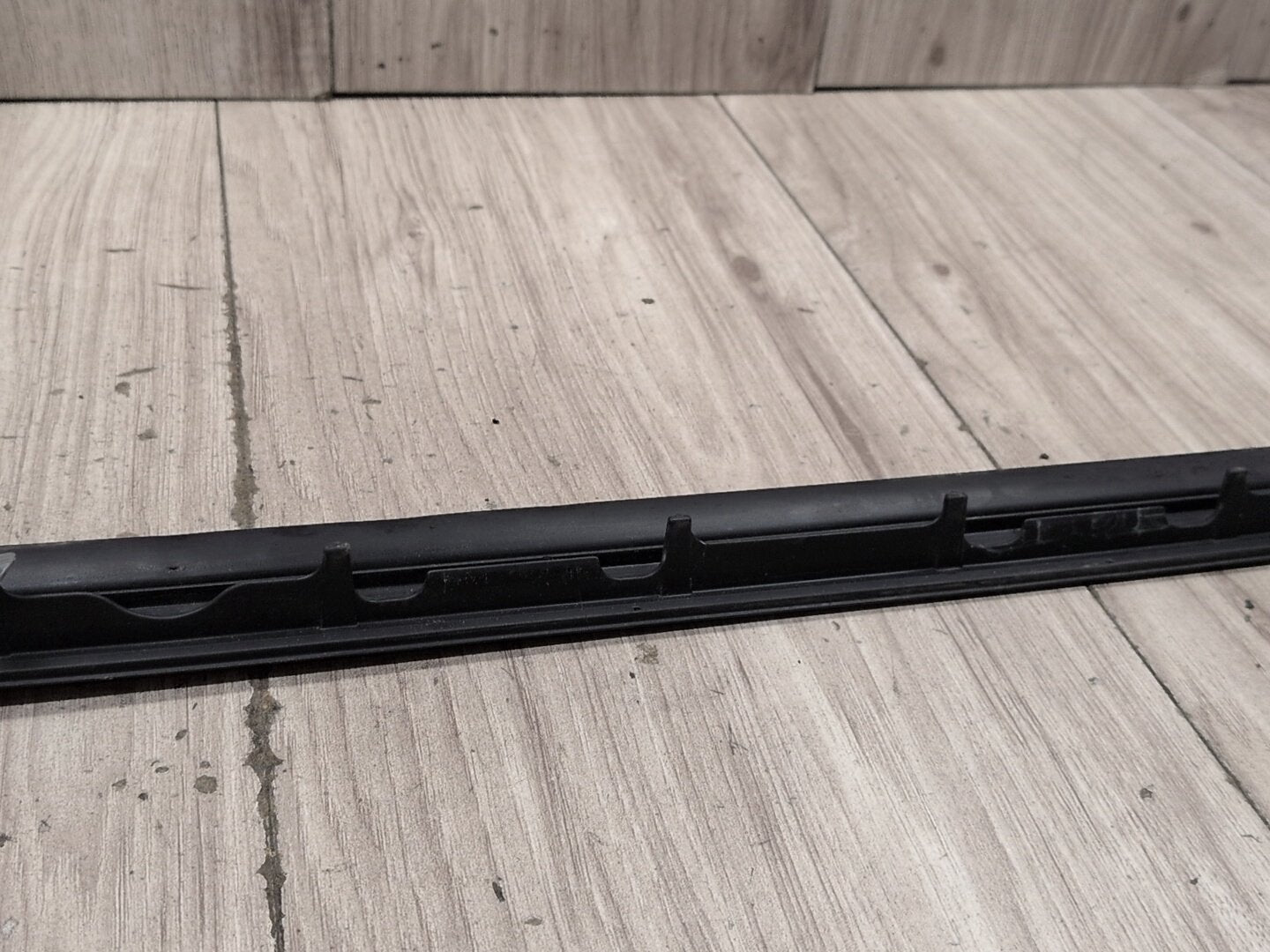2019 - 2026 BMW X5 G05 Right Passenger Side Windshield Drip Molding Trim 7463528 N63B44M3