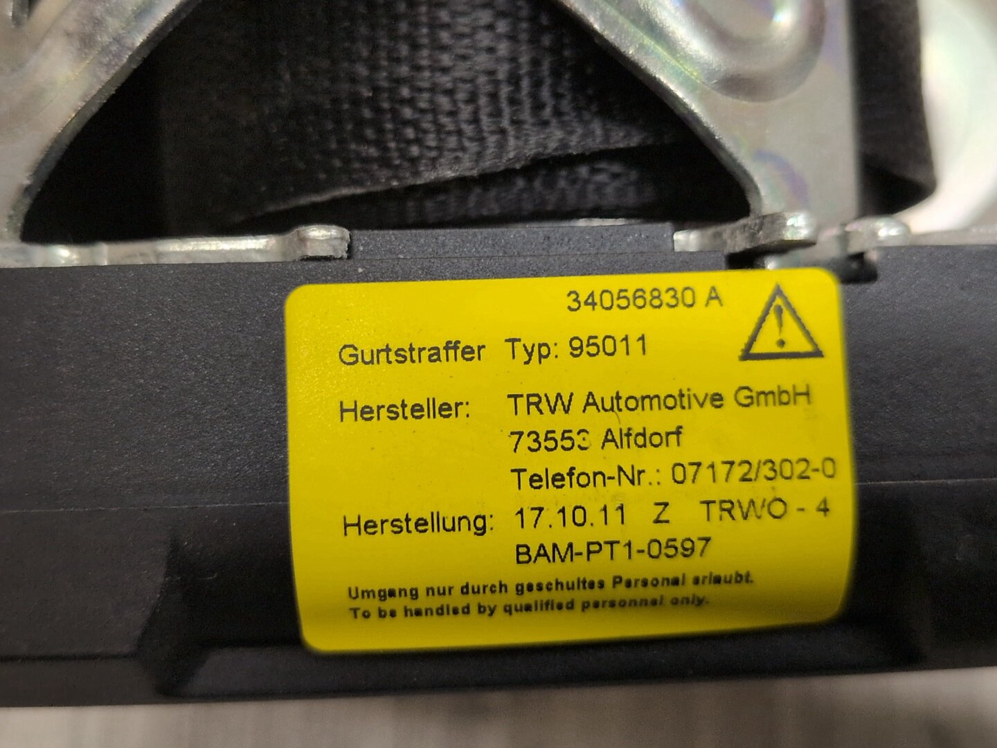 2009-2012 Mercedes-Benz E550 W212 Rear Right Passenger Seatbelt Seat Belt Retractor A2128600485 OEM