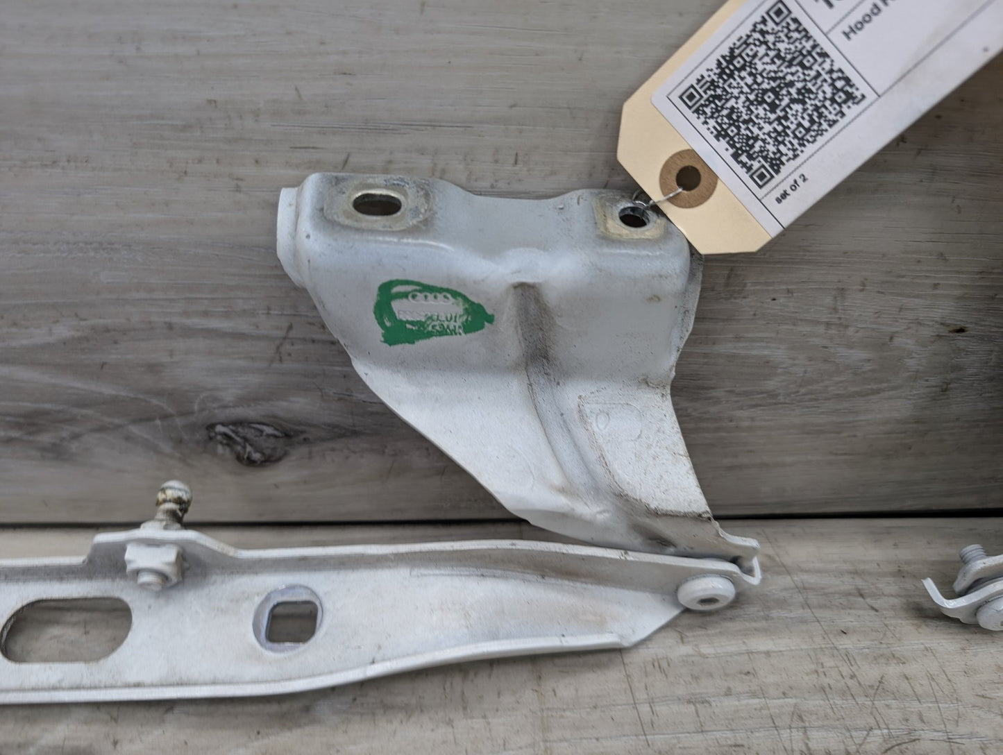 2009 - 2017 Audi Q5 8R Hood Bonnet Hinges SET 8R0823302A EA888