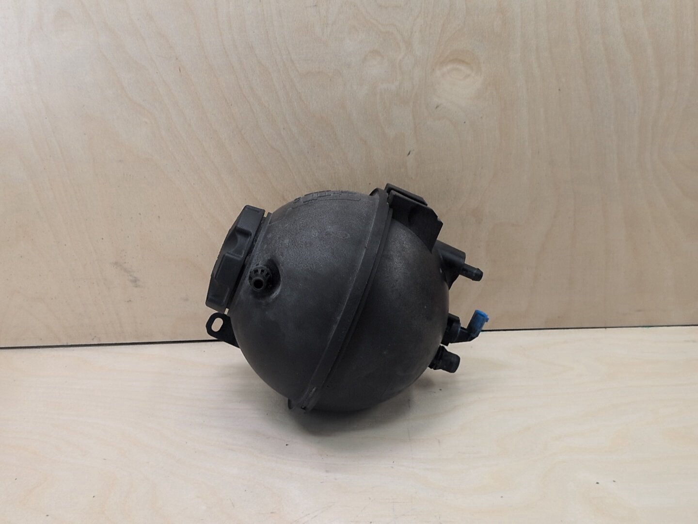 2011-2016 BMW X3 F25 Coolant Expansion Tank Reservoir 8616418