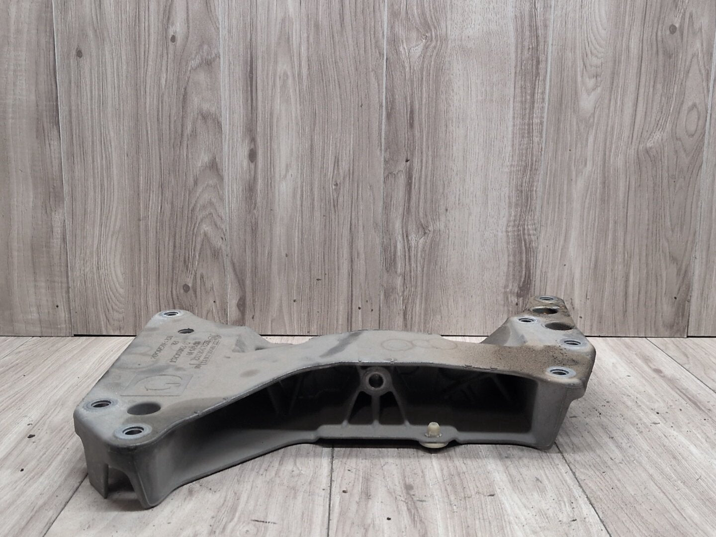 2018-2024 BMW X3 G01 Gearbox Transmission Mount Bracket 9485332