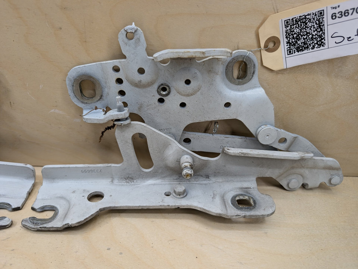 OEM BMW F22 F23 F30 F32 F33 F36 F80 F82 F83 F87 Left Right Side Hood Hinges PAIR