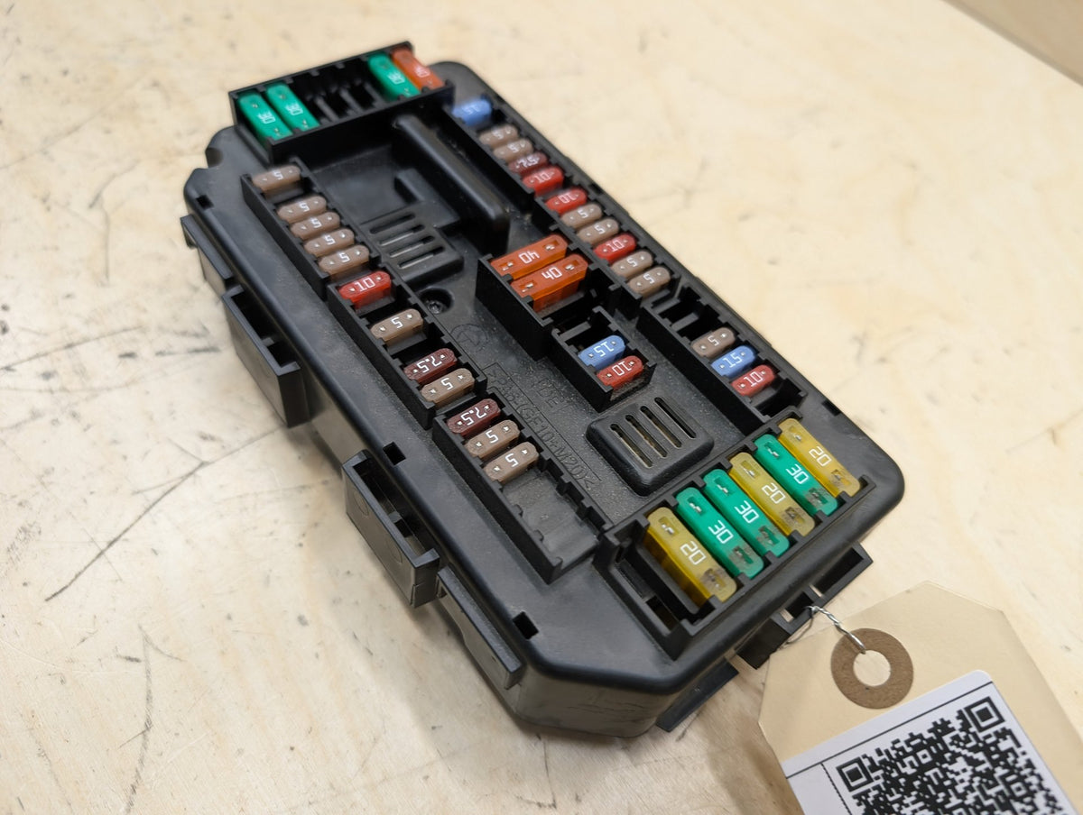 2012-2018 BMW 320i F30 Front Power Distribution Fuse Box 9337879 OEM