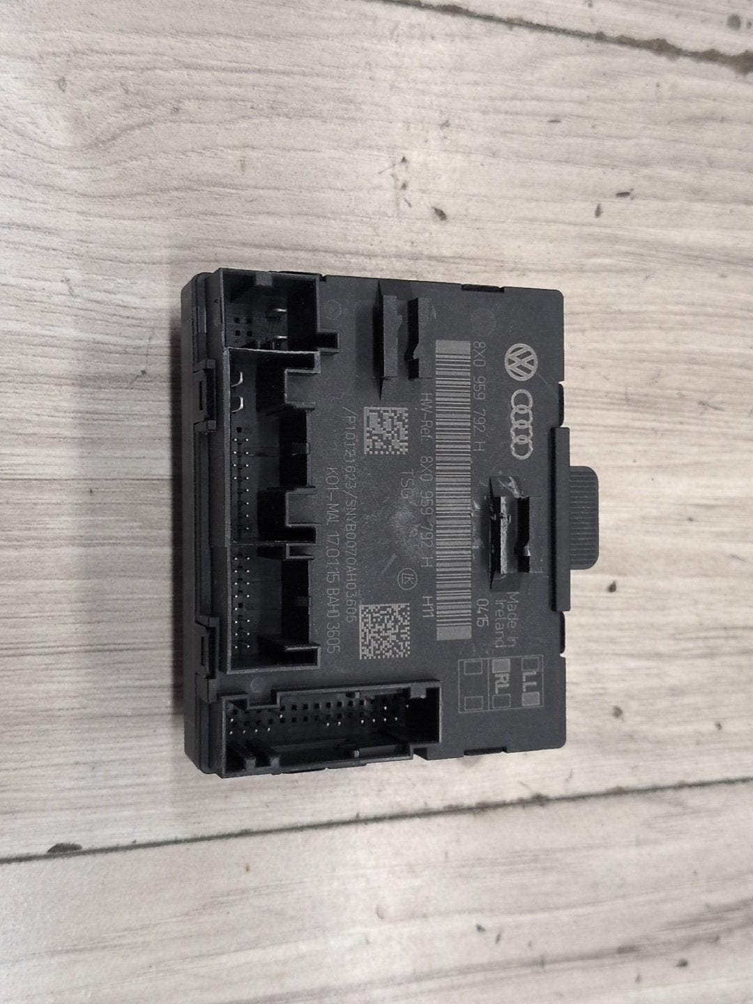 15-18 OEM Audi Q3 Front Right Passenger Side Door Control Module 8X0959792H