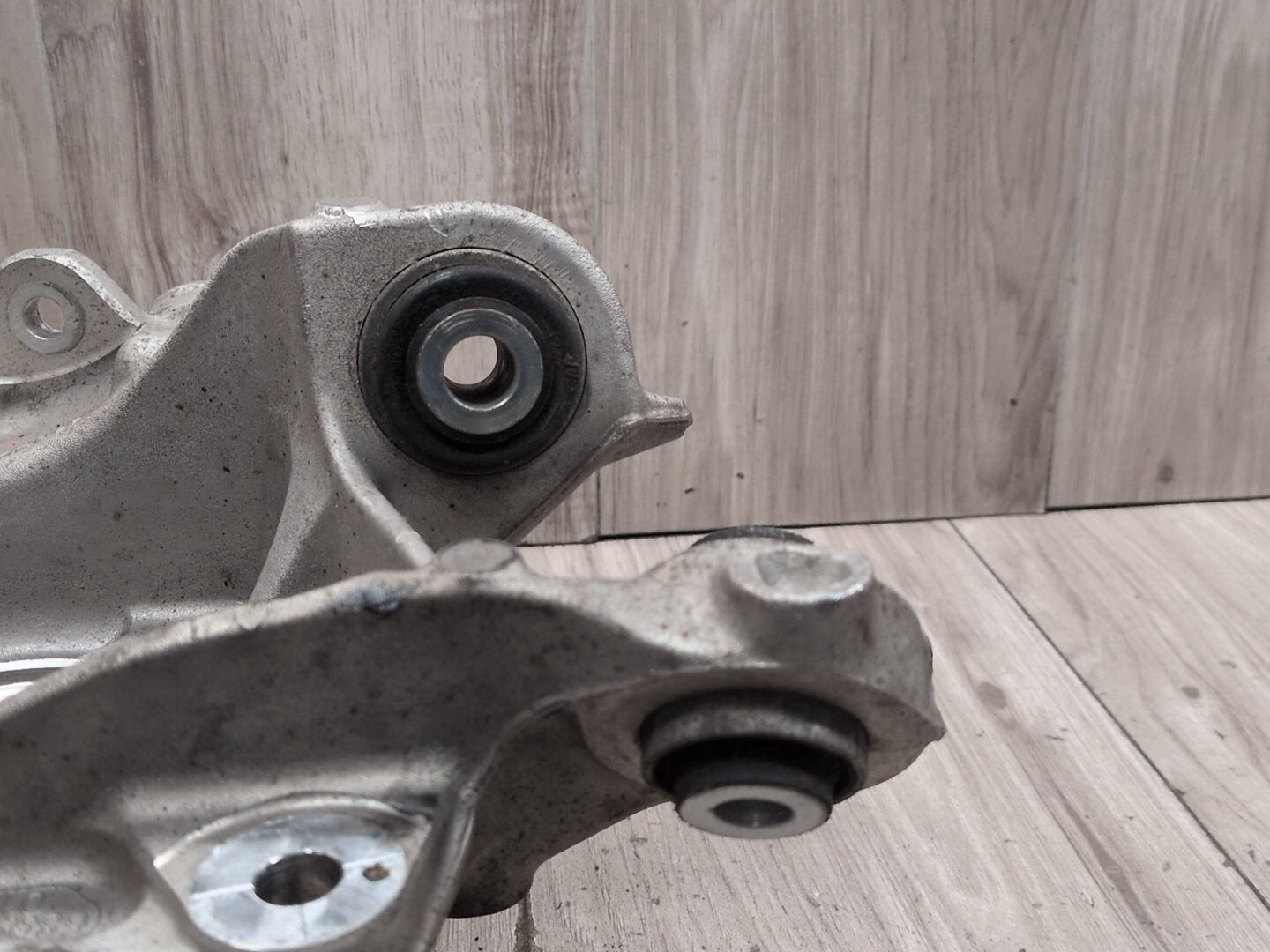 OEM BMW G20 330 M340 REAR Right Passenger Knuckle Wheel Hub Spindle Bearing